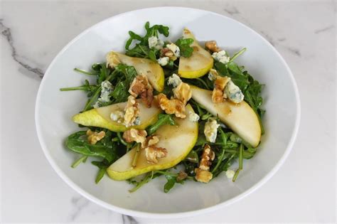 How many protein are in arugula and pear salad with figs - calories, carbs, nutrition