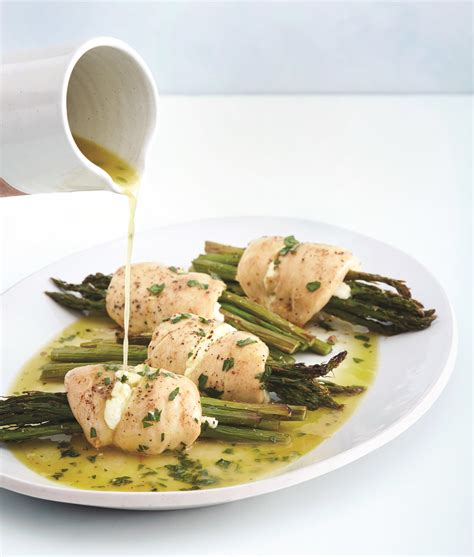 How many protein are in asparagus chicken roulade - calories, carbs, nutrition