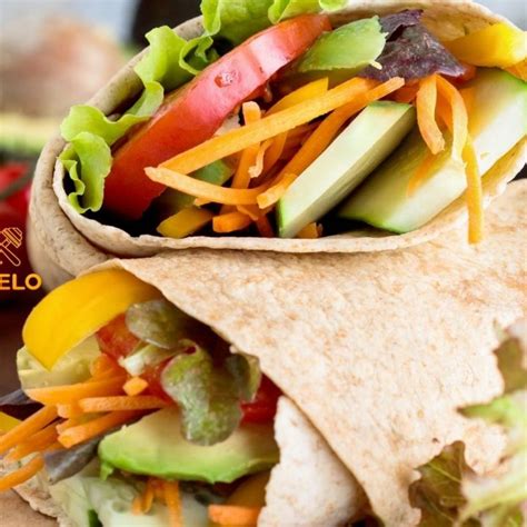 How many protein are in avocado veggie wrap - calories, carbs, nutrition