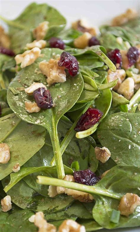 How many protein are in baby spinach salad - calories, carbs, nutrition