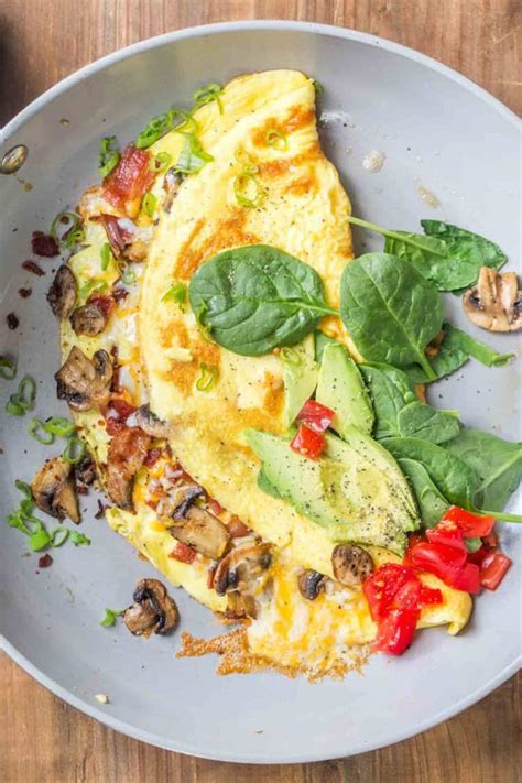 How many protein are in bacon, mushroom, spinach and swiss omelet - calories, carbs, nutrition