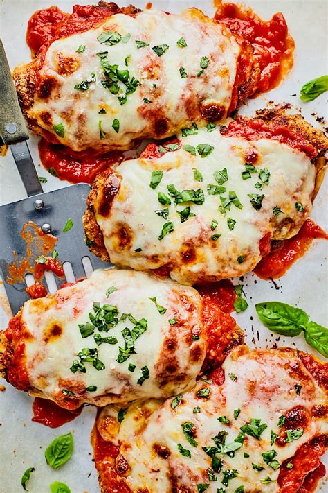 How many protein are in baked chicken parmesan with pasta and broccoli - calories, carbs, nutrition