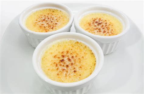 How many protein are in baked egg custard - calories, carbs, nutrition