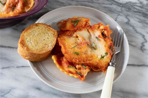 How many protein are in baked ravioli parmesan - calories, carbs, nutrition