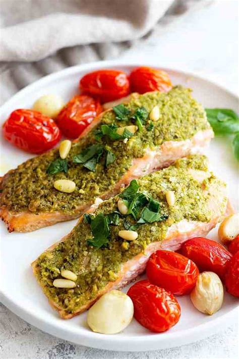 How many protein are in baked salmon pine nut pesto crumbs (43635.2) - calories, carbs, nutrition