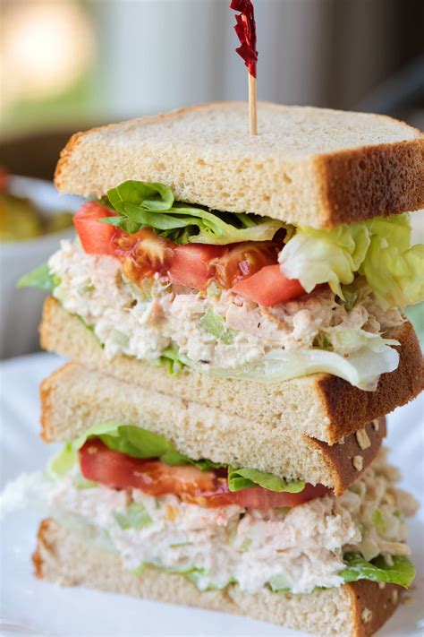 How many protein are in balsamic tuna salad sandwich - calories, carbs, nutrition