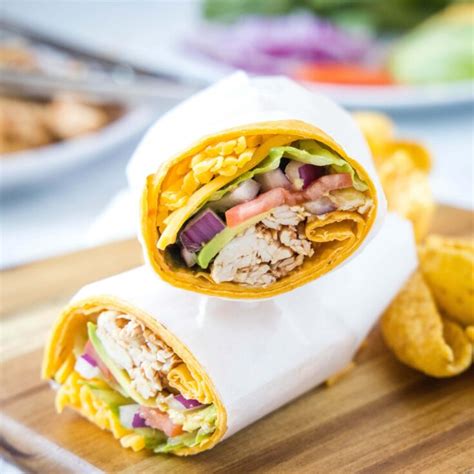 How many protein are in barbecue chicken wrap - calories, carbs, nutrition