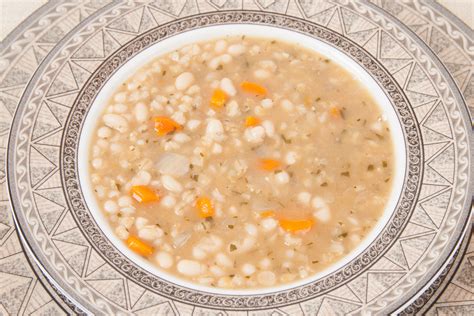 How many protein are in barley and bean soup - calories, carbs, nutrition