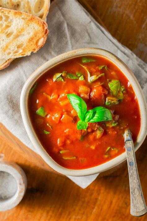 How many protein are in basil tomato soup - calories, carbs, nutrition