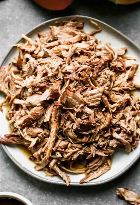 How many protein are in bbq pork sandwich, shredded - calories, carbs, nutrition