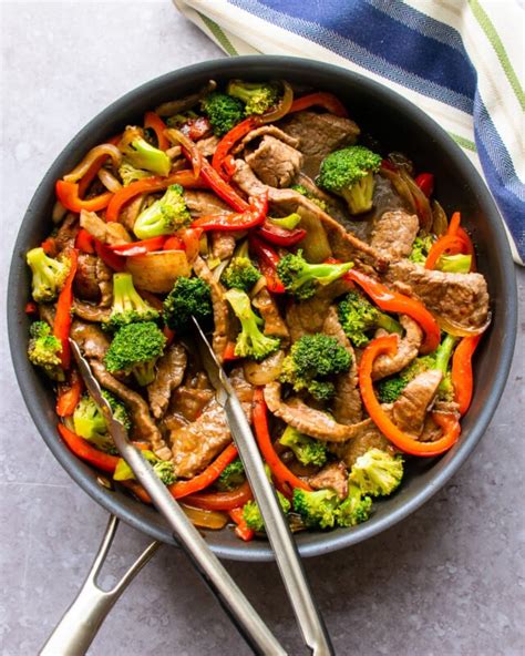 How many protein are in beef and broccoli stir fry with rice (11895.0) - calories, carbs, nutrition