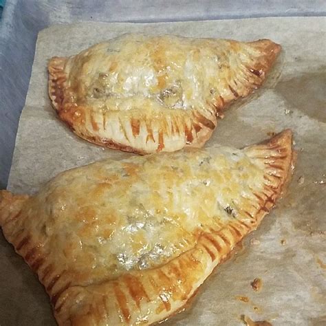 How many protein are in beef and cheese empanadas - calories, carbs, nutrition