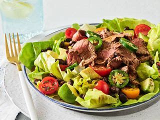 How many protein are in beef chipotle salad - calories, carbs, nutrition