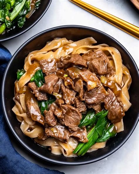 How many protein are in beef chow fun with fettuccine - calories, carbs, nutrition