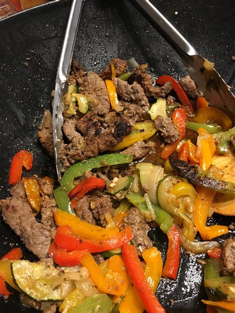 How many protein are in beef fajitas, stir-fried - calories, carbs, nutrition