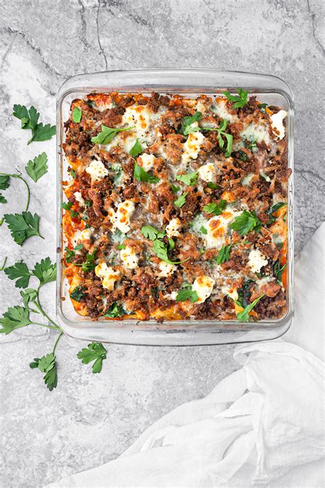 How many protein are in beef lasagna casserole - calories, carbs, nutrition