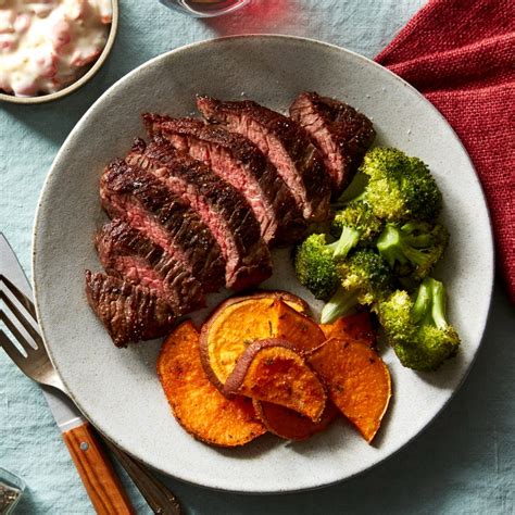 How many protein are in beef pepper steak with sweet potato small - calories, carbs, nutrition