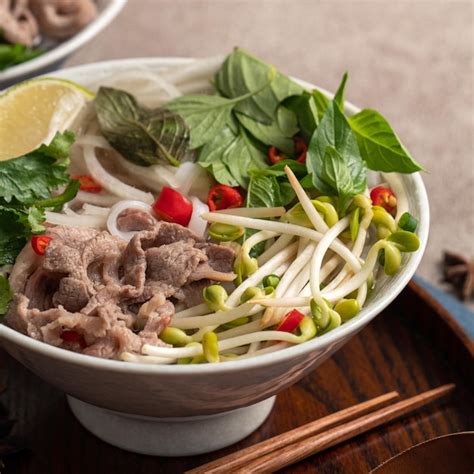 How many protein are in beef pho noodle bowl - calories, carbs, nutrition