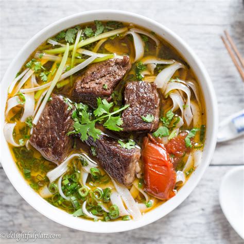 How many protein are in beef pho noodle soup - calories, carbs, nutrition