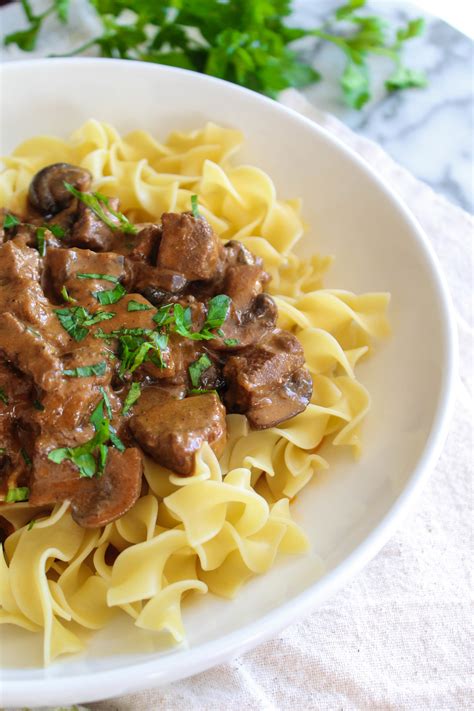 How many protein are in beef stroganoff with sweet potato small - calories, carbs, nutrition