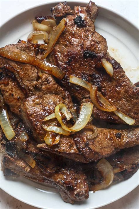 How many protein are in beef tips with grilled onions & peppers - calories, carbs, nutrition