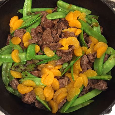 How many protein are in beef topping stir fry and pea pods - calories, carbs, nutrition