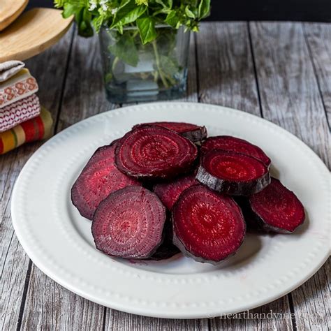 How many protein are in beets red roasted sliced 1/4