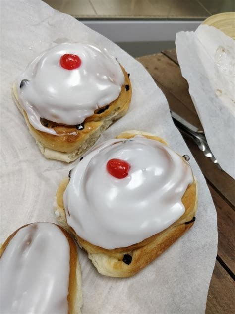How many protein are in belgian bun - calories, carbs, nutrition