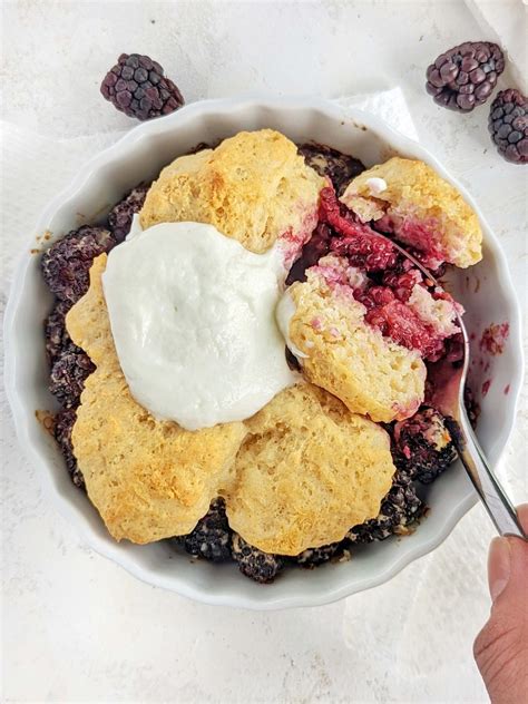 How many protein are in berry cobbler - calories, carbs, nutrition