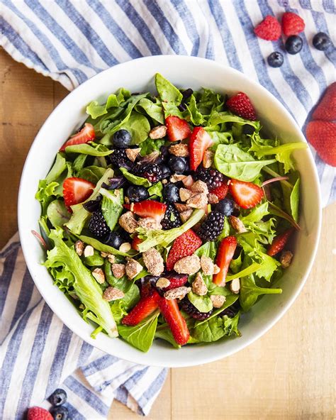 How many protein are in berry delicious tossed salad - calories, carbs, nutrition