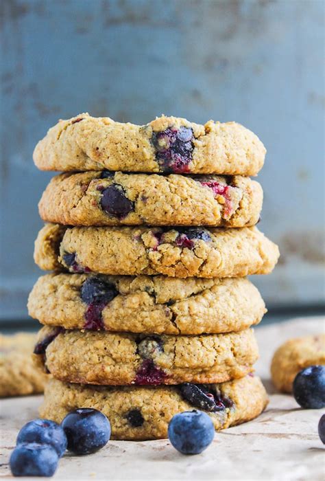 How many protein are in berry oat biscuits - calories, carbs, nutrition