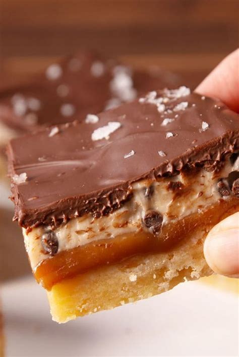 How many protein are in billionaire's shortbread - calories, carbs, nutrition