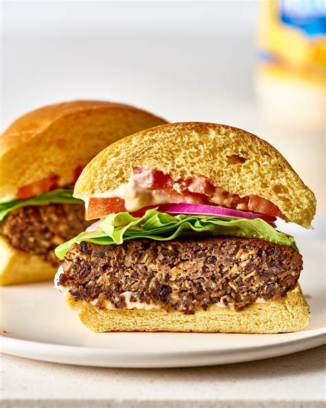 How many protein are in black bean burger with white bun - calories, carbs, nutrition