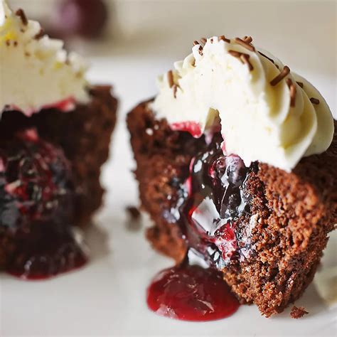 How many protein are in black forest muffin - calories, carbs, nutrition