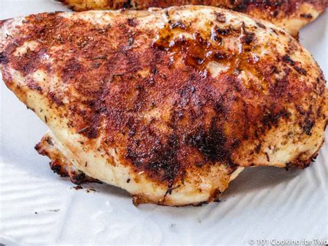 How many protein are in blackened chicken breast plate - calories, carbs, nutrition