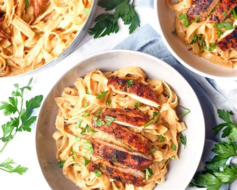 How many protein are in blackened chicken tender alfredo with fettuccini - calories, carbs, nutrition