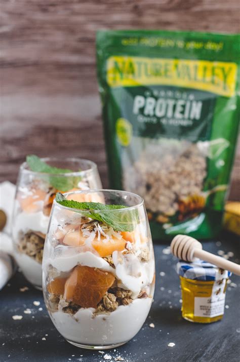 How many protein are in blendables tropical parfait - calories, carbs, nutrition
