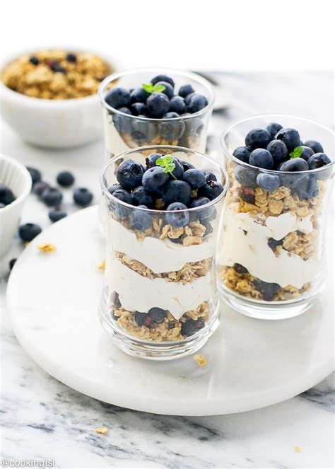 How many protein are in blueberry and granola parfait - calories, carbs, nutrition