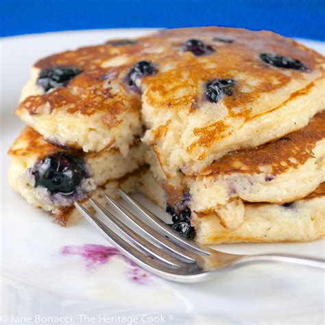 How many protein are in blueberry buttermilk pancakes - calories, carbs, nutrition