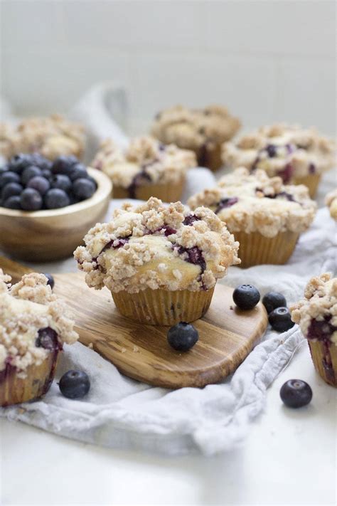 How many protein are in blueberry crumb muffin - calories, carbs, nutrition