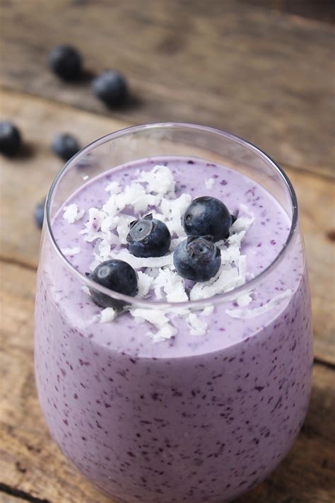 How many protein are in blueberry smoothie - calories, carbs, nutrition