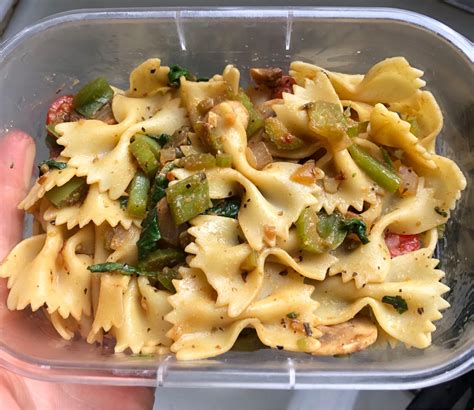 How many protein are in bow tie & sausage alfredo bake - calories, carbs, nutrition