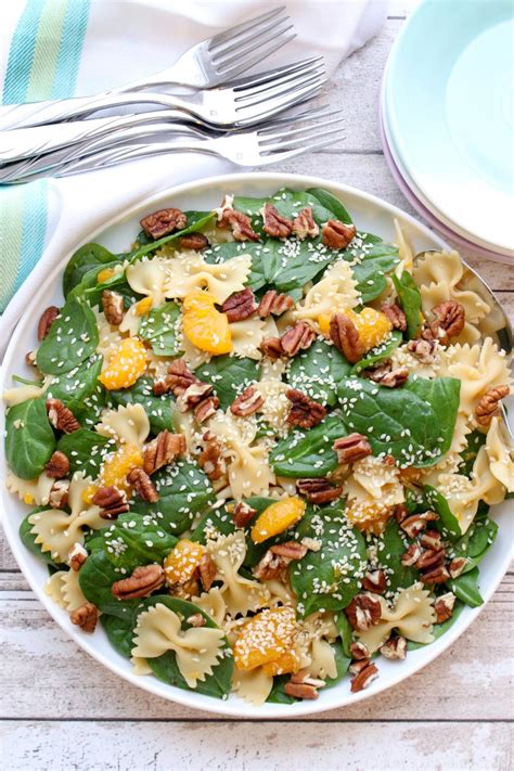 How many protein are in bow tie spinach carbonara salad - calories, carbs, nutrition