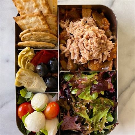 How many protein are in box lunch antipasto - calories, carbs, nutrition