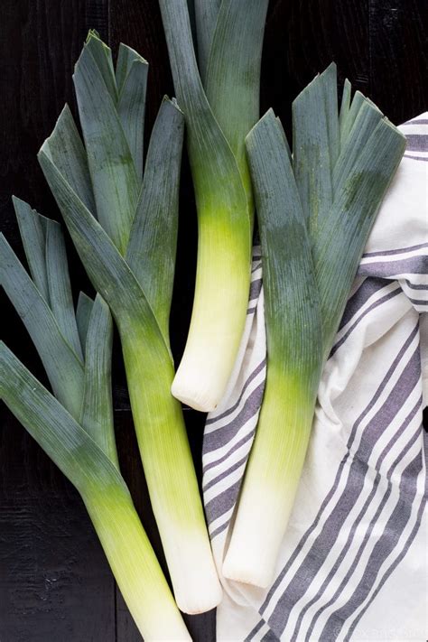 How many protein are in braised leeks - calories, carbs, nutrition