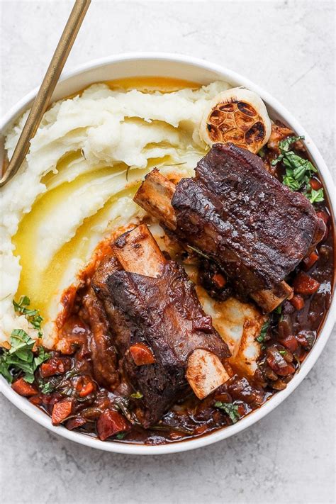 How many protein are in braised short ribs of beef - calories, carbs, nutrition