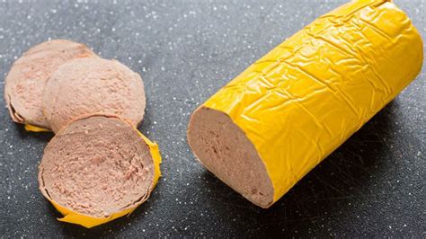 How many protein are in braunschweiger-liverwurst on white with creamy cole slaw - calories, carbs, nutrition