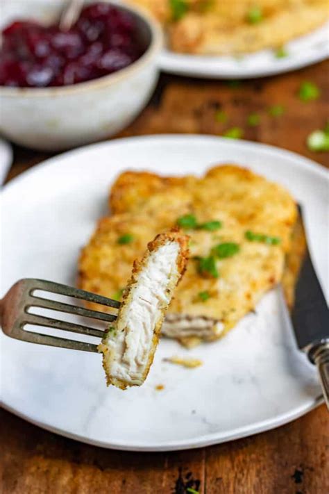How many protein are in breaded turkey cutlet - calories, carbs, nutrition