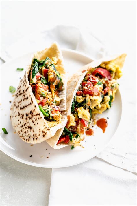 How many protein are in breakfast pita - calories, carbs, nutrition