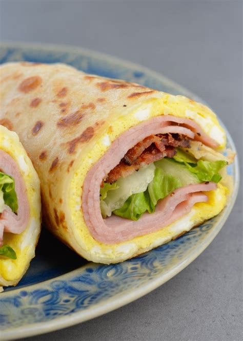 How many protein are in breakfast wrap with eggs - calories, carbs, nutrition